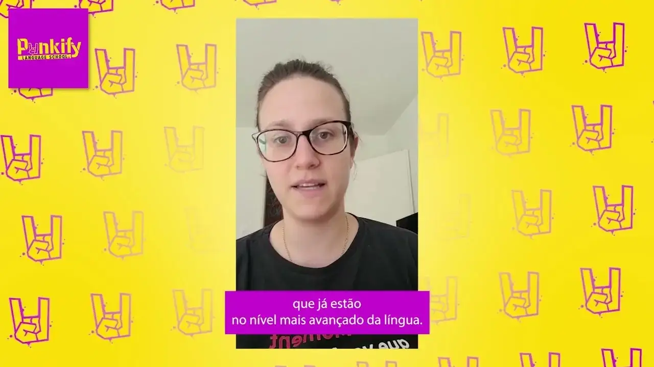 Aluna da Punkify gravando um depoimento sobre o nível mais avançado
