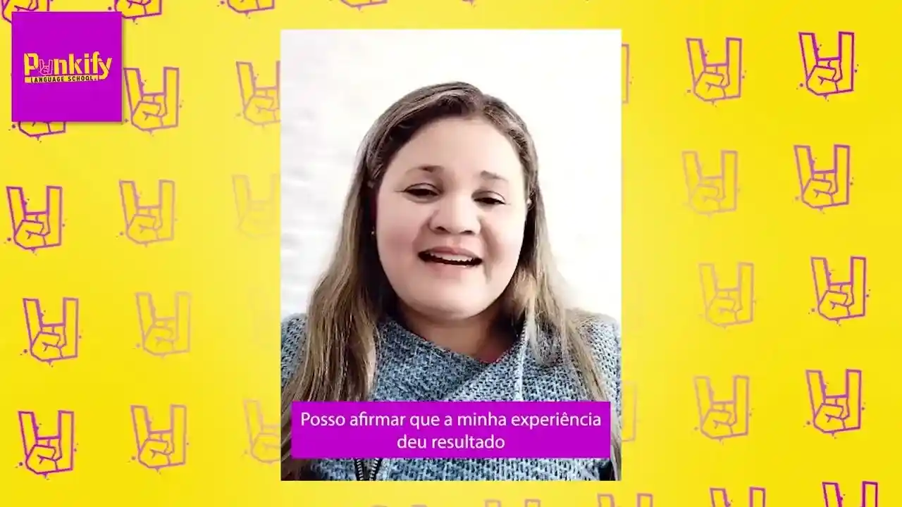 Aluna da Punkify gravando um depoimento