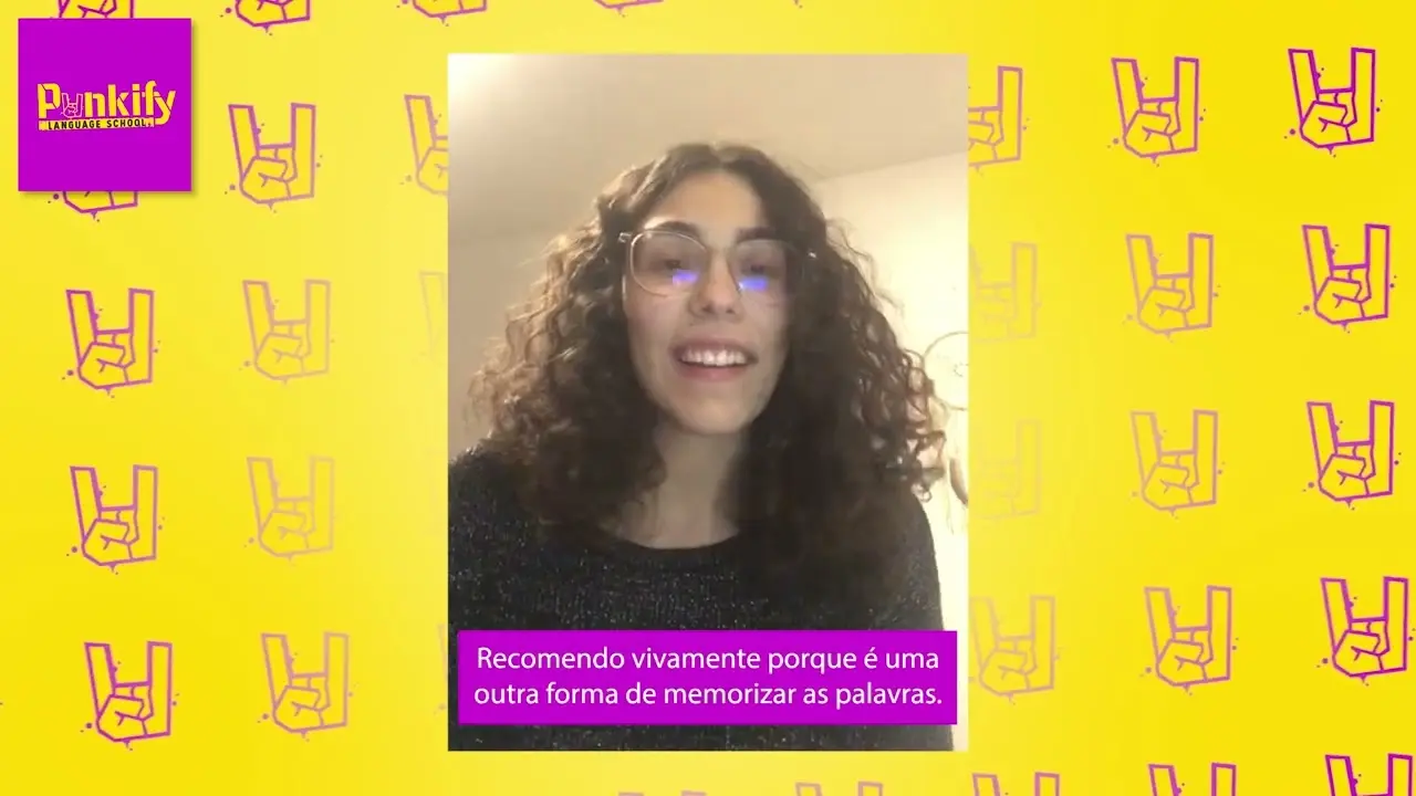 Aluna da Punkify gravando um depoimento