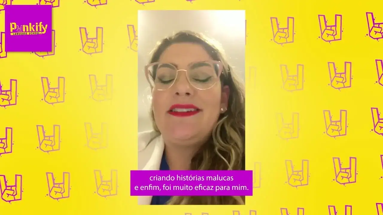 Aluna da Punkify gravando um depoimento sobre criar histórias mirabolantes